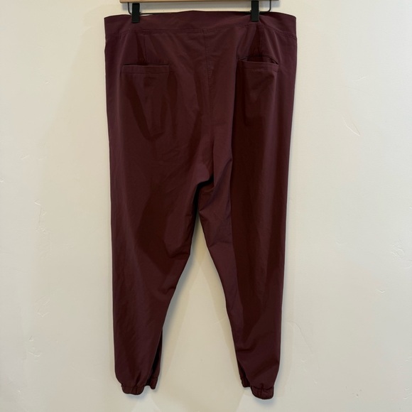 ALBION burgundy jetsetter jogger - Picture 5 of 5